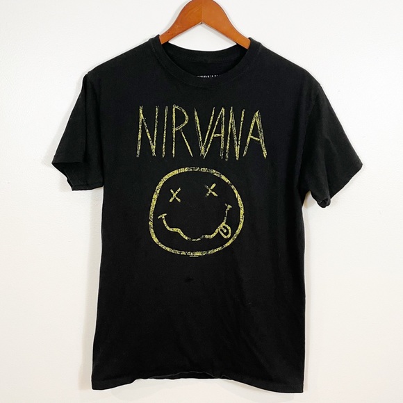NIRVANA Tops - NIRVANA Graphic Concert Logo Band Tee Medium Black Yellow